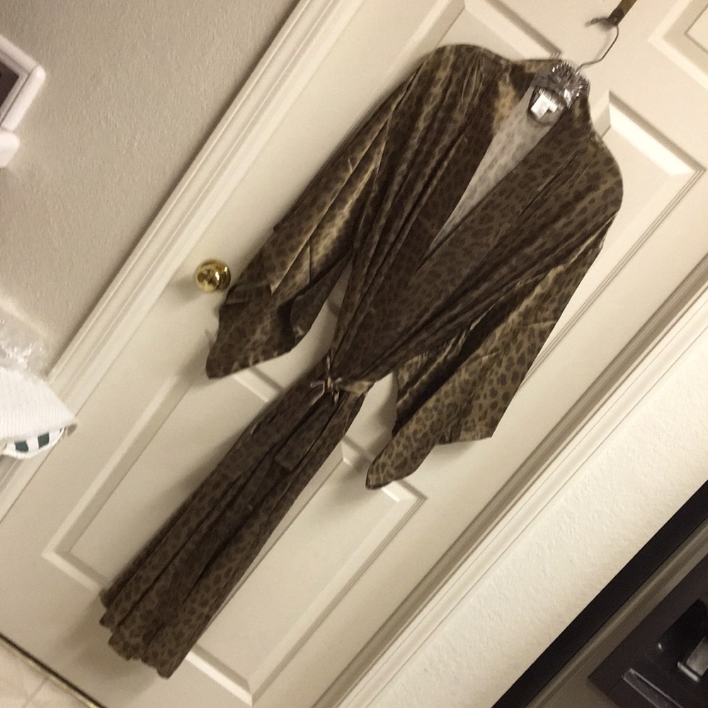 NWOT SILK Long Leopard Print Kimono Robe - Picture 11 of 11